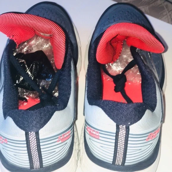 New Balance Women’s Running Shoes - Picture 4 of 8